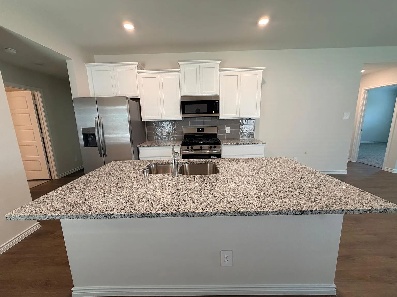 3 bed, 1559 sqft, $1,845 — Photo 3