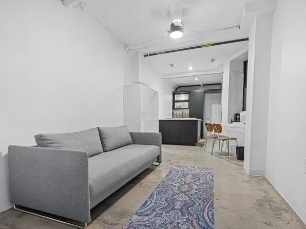 206 E 7th St #G, New York, NY 10009