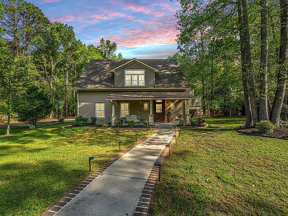 3rd image of 7011 Crest Ct