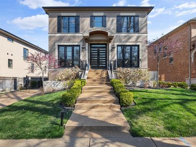 8141 Stratford Dr, Saint Louis, MO, 63105
