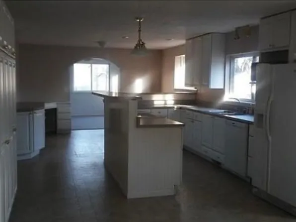 101 S Ohio St, Green Ridge, MO 65332