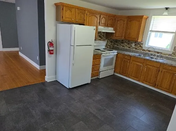 79 Graham St #101, Biddeford, ME 04005
