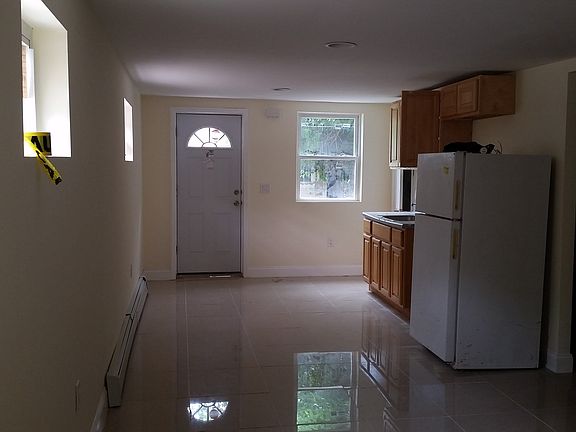 2nd image of 3201 Throop Ave