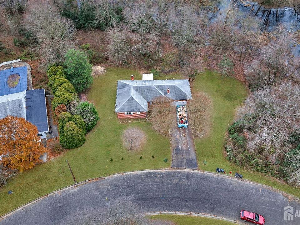 1st image of 341 Jefferson St