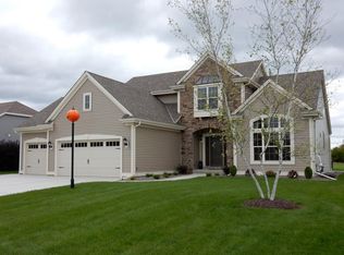 2840 Lakeview Dr, East Troy, WI 53120