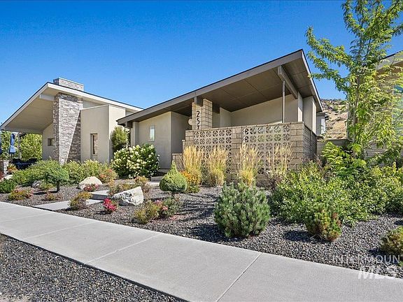 5th image of 2576 E Warm Springs Ave