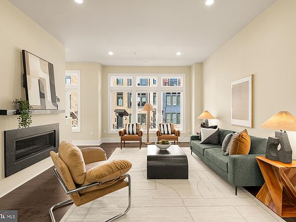 5th image of 153 Winsome Cir