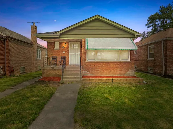 10047 S Hoxie Ave, Chicago, IL 60617