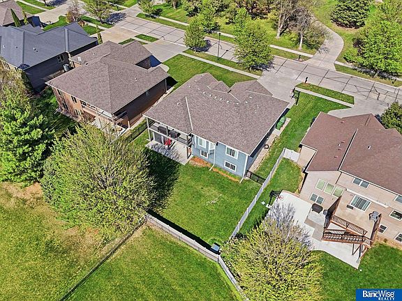5th image of 6851 Laurent Cir