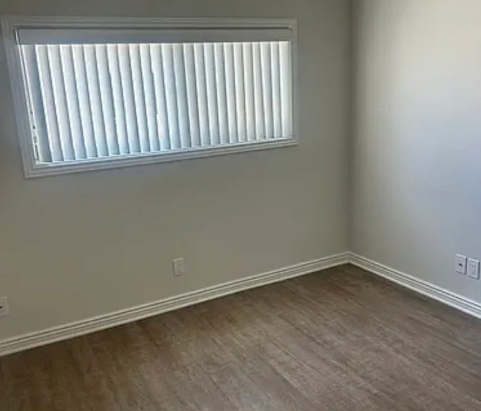1023 Ocean Park Blvd #1 — Photo 5
