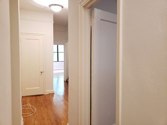 4th image of 515 Cathedral Pkwy #5