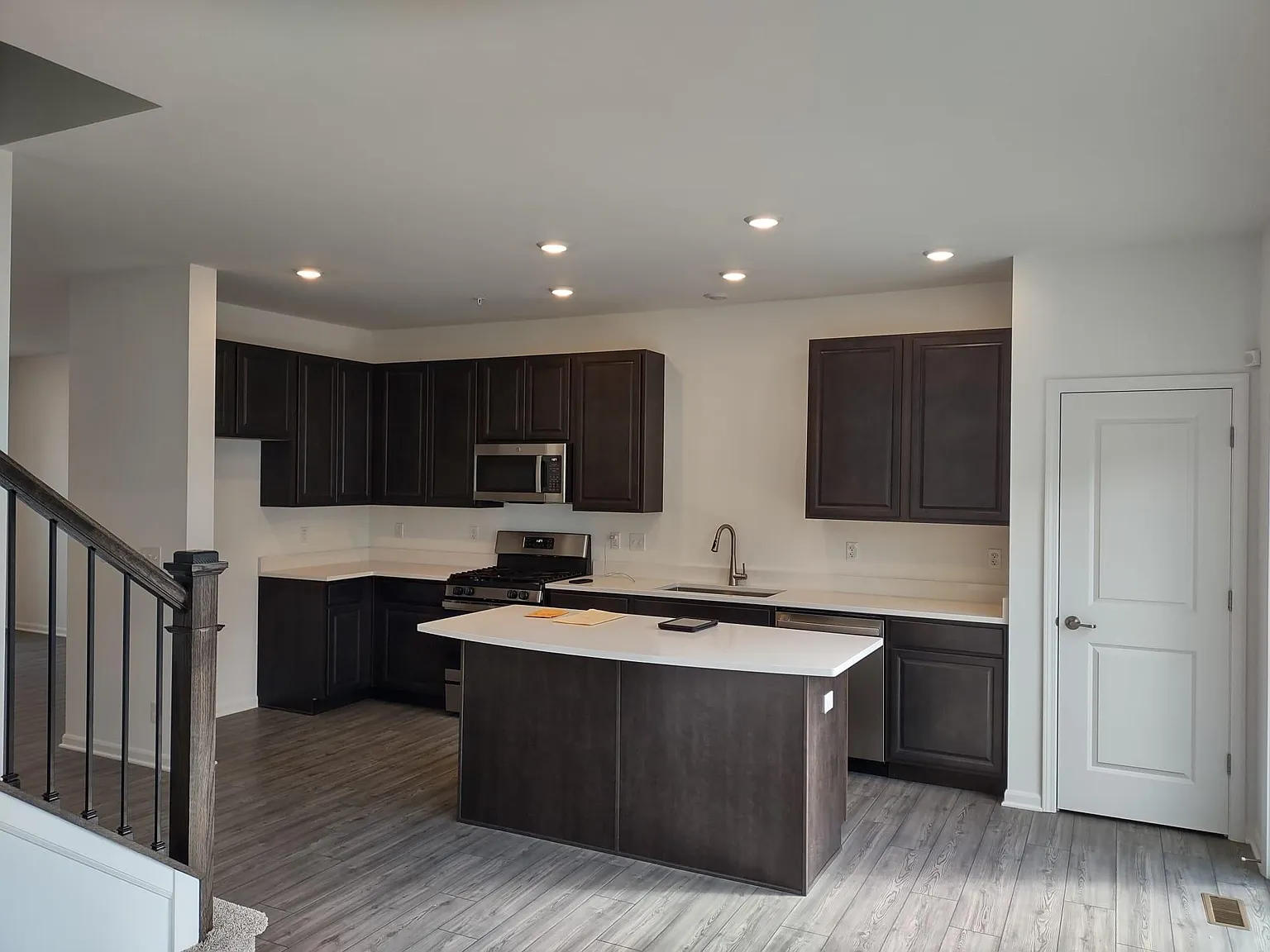 3 bed, 1764 sqft, $2,875 — Photo 3