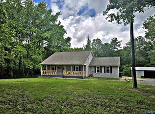 118 Saint Dr, Laceys Spring, AL 35754