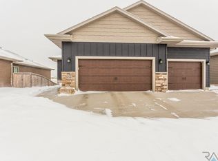 3016 S Keyrell Dr, Sioux Falls, SD 57106