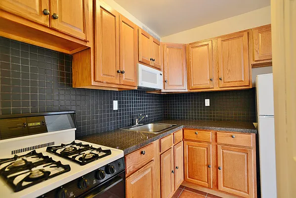 Rented by J Misrahi Realty Corp | media 7