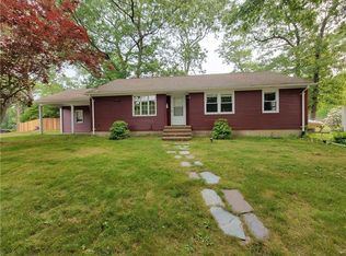 2 Fairfield Dr, North Kingstown, RI 02852