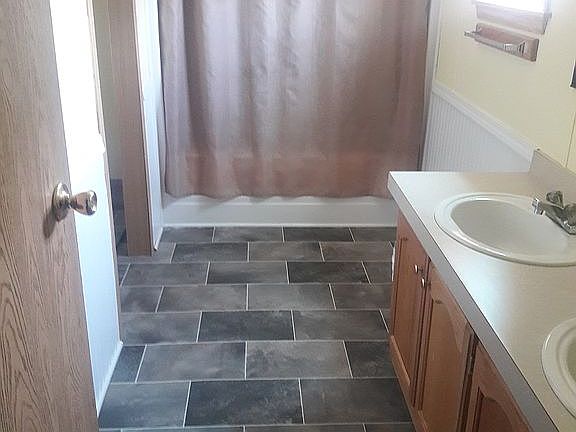 Bathroom of master bedroom 