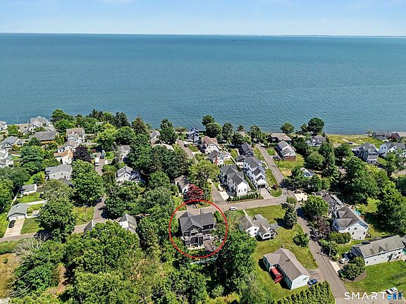 3rd image of 125 Ridgewood Drive