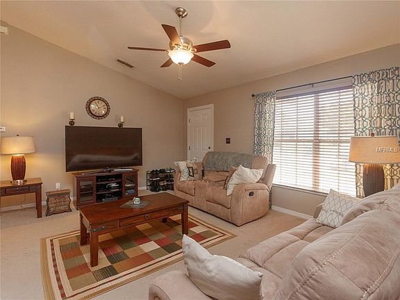 3rd image of 914 Palm Forest Ln