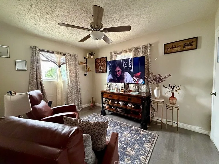 313 Maxine Ave — Photo 6