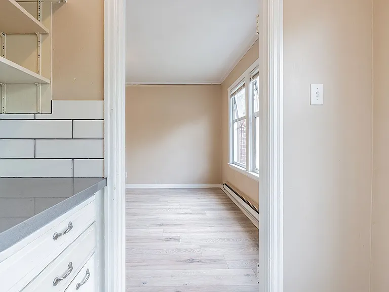 Spacious Units in a Vintage Brick Building- Walk to Seattle Center, Shops,and Restaurants! — Photo 9