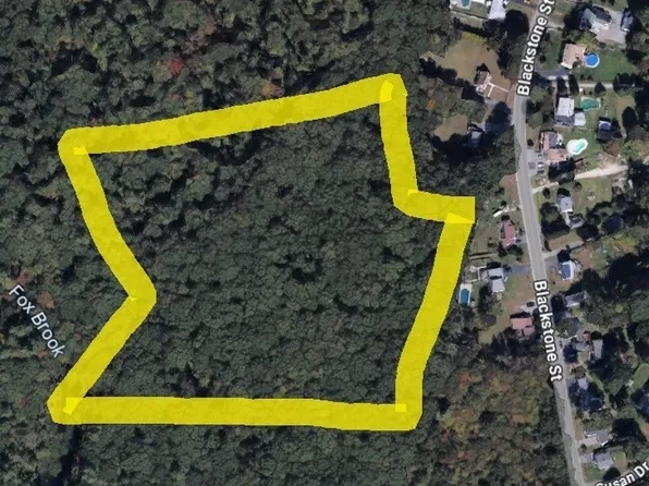 1 Old Lincoln St #3, Blackstone, MA 01504