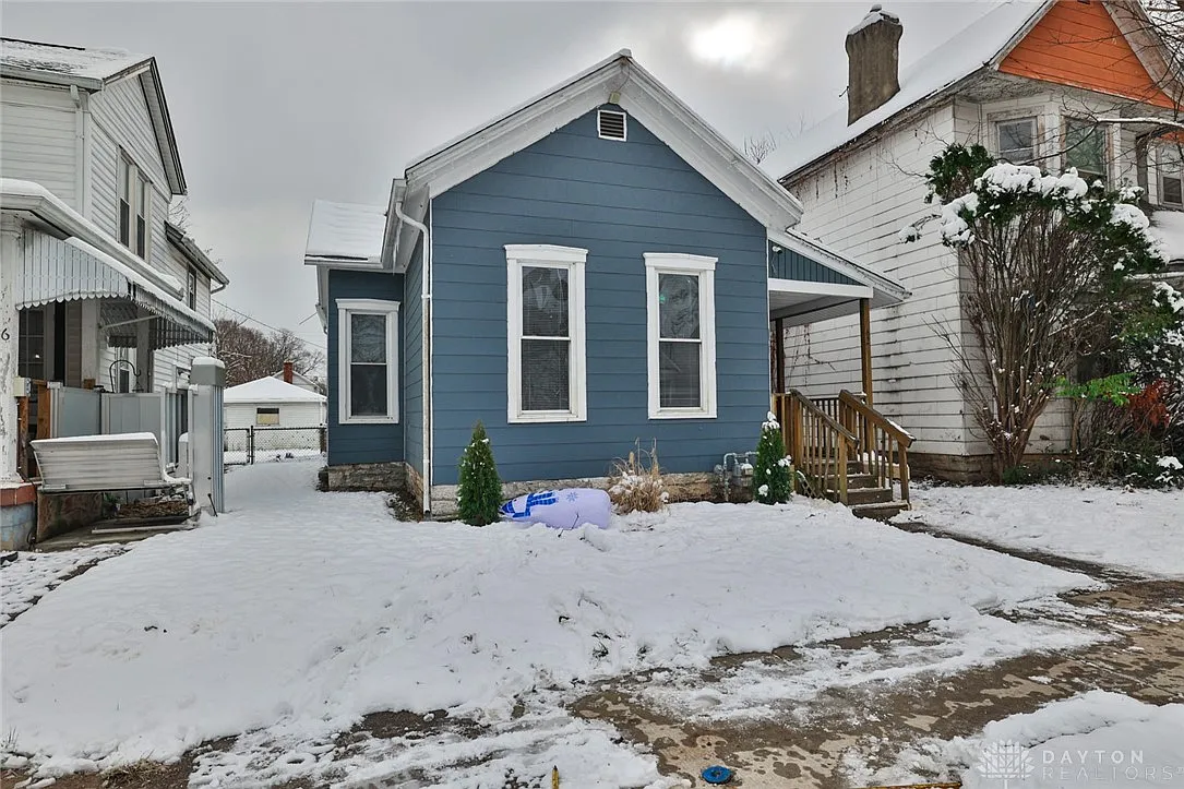62 Pioneer St photo 1