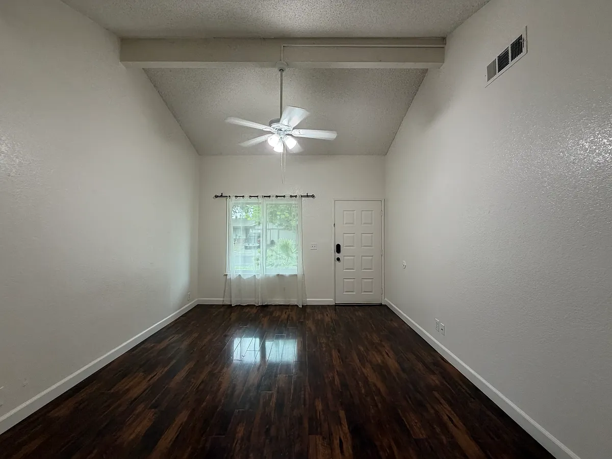 Building Photo - 4947 Travertine Cir #4947