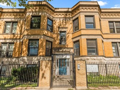 3264 W Wrightwood Ave #2, Chicago, IL, 60647