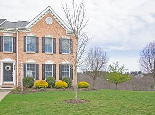 922 Montclair Dr, Coraopolis, PA 15108