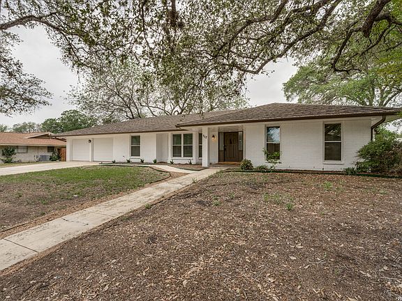 3rd image of 517 BALFOUR DR