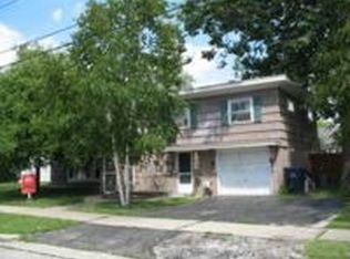 2703 Fitzhugh St, Bay City, MI 48708