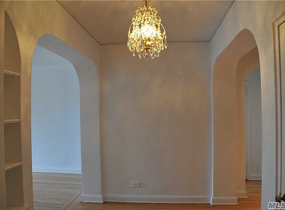 2nd image of 32 Hamilton Pl APT L
