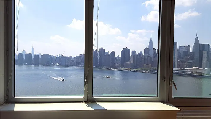 Rented by Space Marketing Shop | media 6