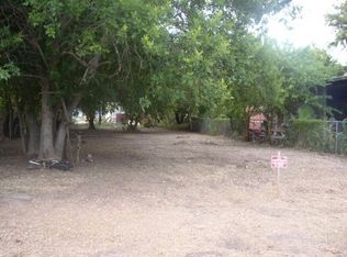 912 Main St, Palacios, TX 77465