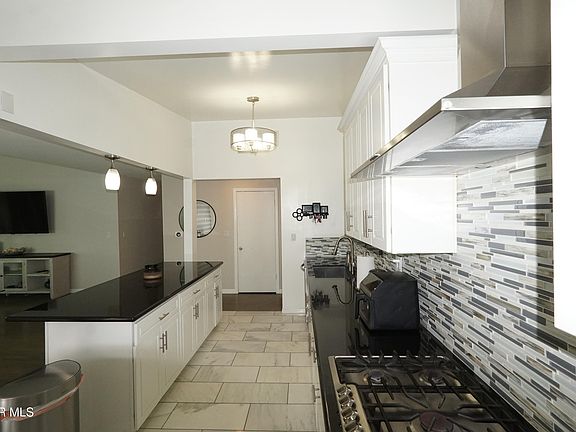 3rd image of 9327 Stanwin Ave