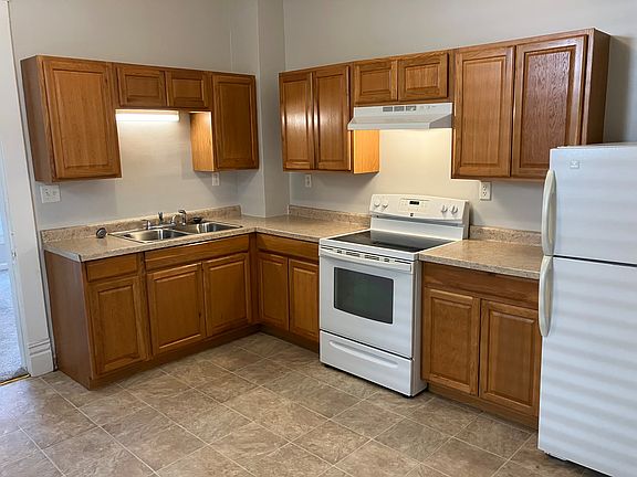 2nd image of 900 W North St APT 2