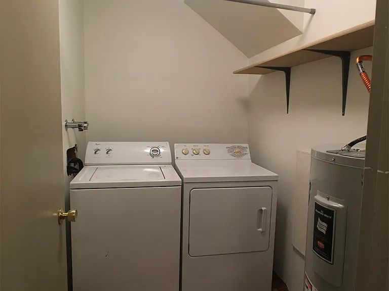 545 NE Kamiaken St — Photo 10