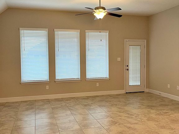 4th image of 1315 Spring Row St