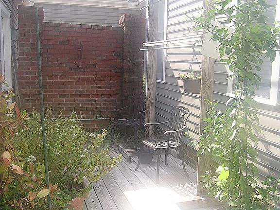 Left side of courtyard 