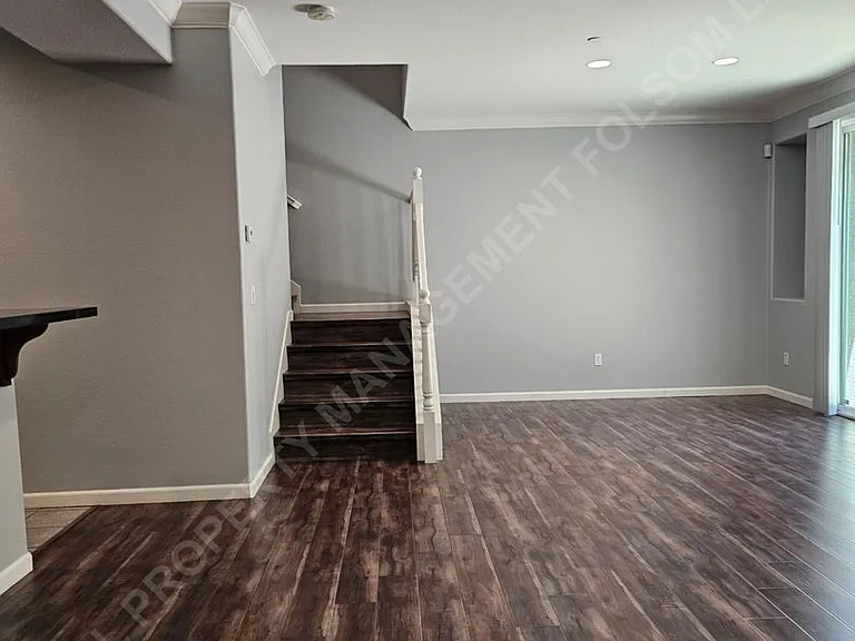 104 Rodin Ln — Photo 8