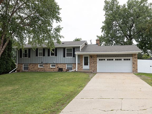 3rd image of 13441 Fairlawn Ct