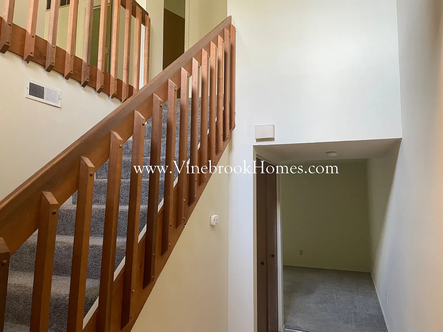 2467 Cross Village Drive — Photo 2