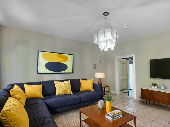 410 2nd St, Union City, NJ 07087
