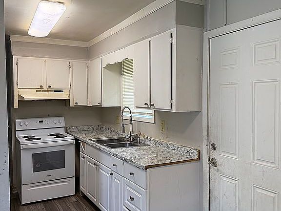 3rd image of 2303 Hardwick Rd