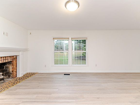 5th image of 507 Nixon Dr