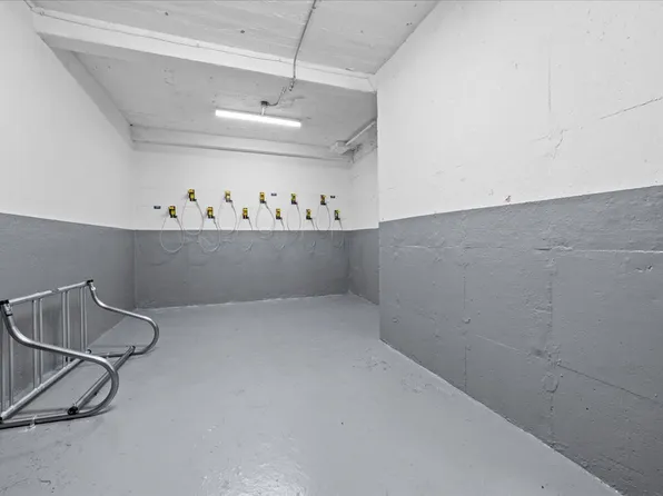 3260 Netherland Avenue image 12 of 13