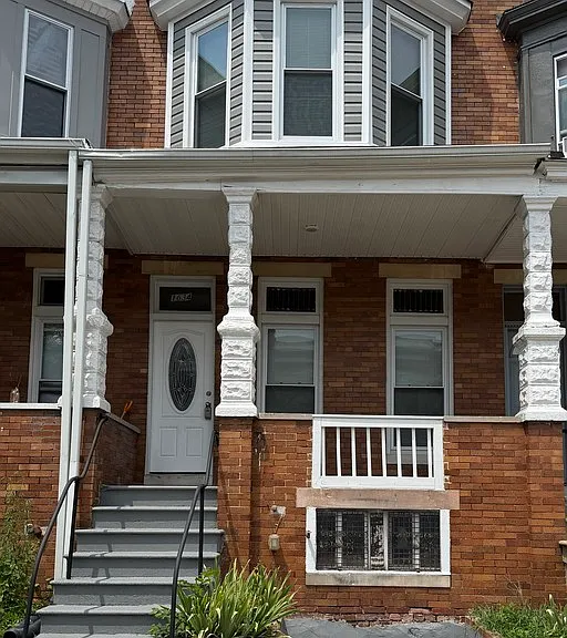 1634 Ruxton Ave — Photo 1