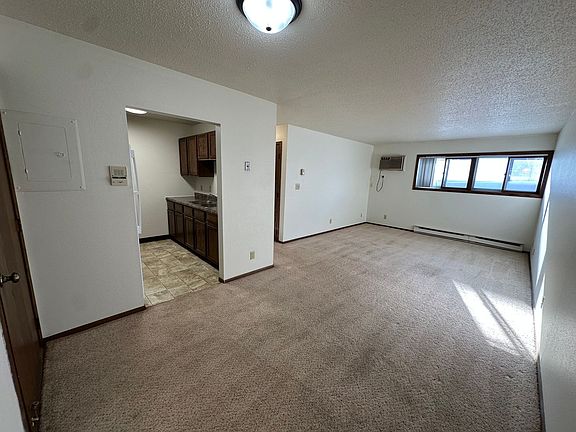 3rd image of 1502 E Gateway Cir S #103