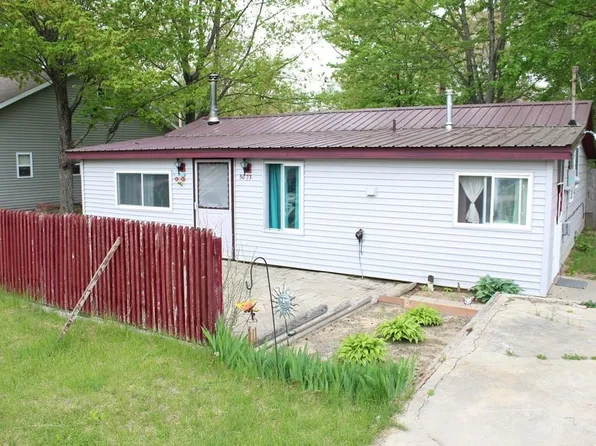 5073 Oakview Ave, Harrison, MI 48625